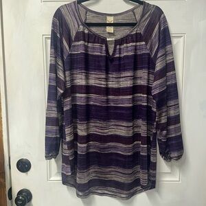 2X shades of purple long sleeved tunic with silver metal accent at neckline